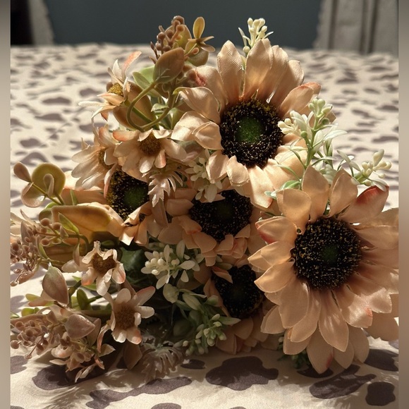 Artificial Sunflower 9-piece head Bouquet- 2 sets; Autumn Off White Color; New - Picture 6 of 7
